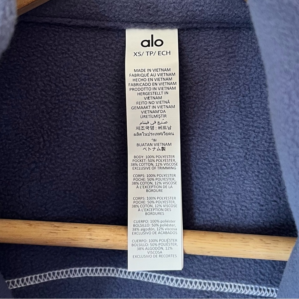 NWT ALO Yoga Polar Fleece Game Time Full-Zip Jacket Size XS Cropped Blue/White - Picture 7 of 12